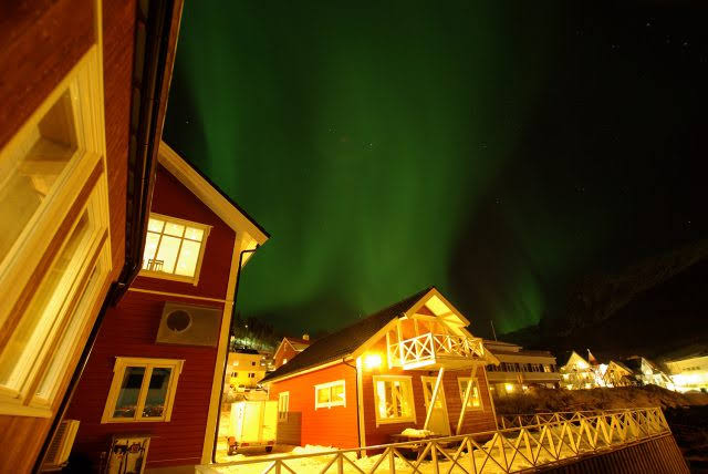 nordlichter aurora pulver schnee ski touring norway